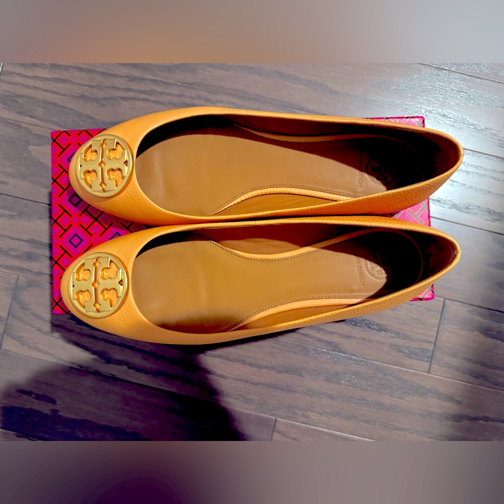 Great condition ..Tory Burch Chelsea Ballet Flat, Nappa Leather Size 10.